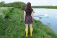 view details of set gm-4m001, Wearing a minidress go-go boots, Maude takes a mudbath!